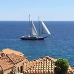 Byron's Sea View Guest house 3*