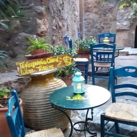 Гостевой дом Byron's Sea View 3*