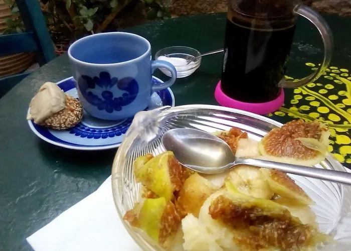 Гостевой дом Byron's Sea View Монемвазия