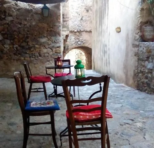 בית הארחה Byron's Sea View 3*