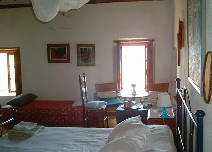 Byron's Sea View 3* מונמבאסיה