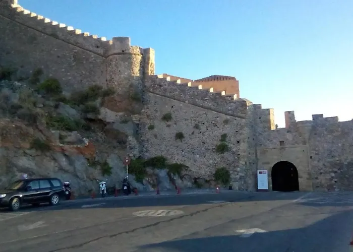 Гостевой дом Byron's Sea View 3*